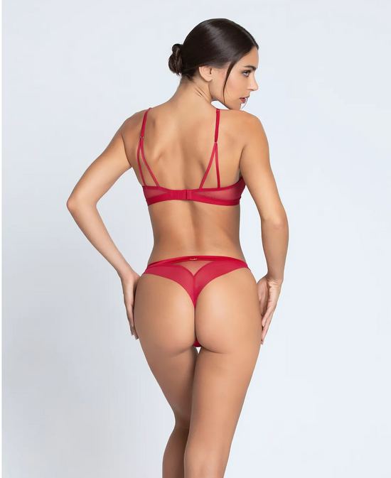 Lise Charmel Adorable En Sexy Thong